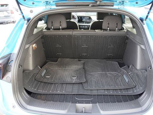 Certified 2025 Chevrolet Trax RS w/ Sunroof Package image 20