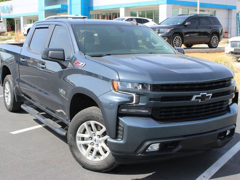 Used 2021 Chevrolet Silverado 1500 RST AWD/4WD image 2