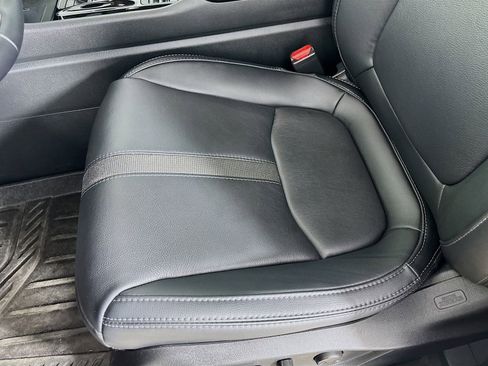Used 2025 Honda Pilot EX-L image 18