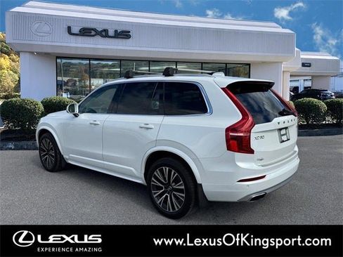 Used 2021 Volvo XC90 T5 Momentum w/ Climate Package image 3