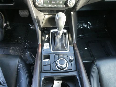 Used 2017 MAZDA MAZDA3 Touring image 21