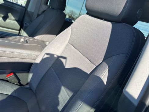 Used 2021 Chevrolet Silverado 1500 LT Trail Boss w/ Convenience Package II image 3