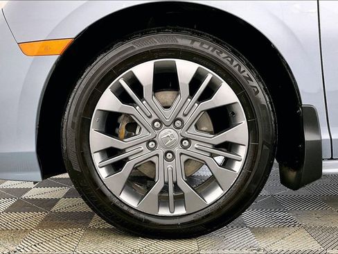 Used 2025 Honda Odyssey Touring image 8