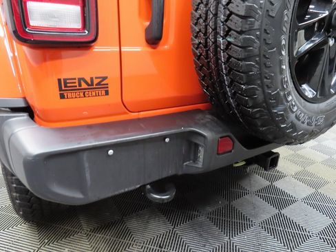 Used 2023 Jeep Wrangler Unlimited Sahara image 38