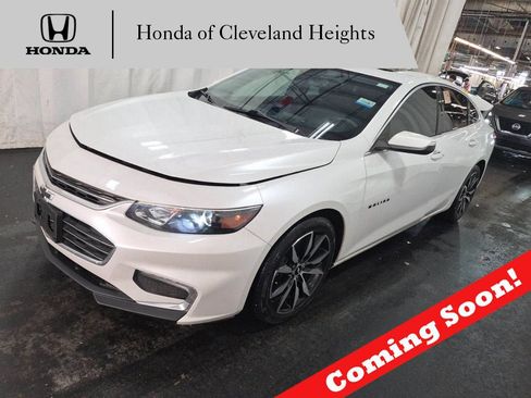 Used 2018 Chevrolet Malibu LT w/ Leather Package FWD image 1