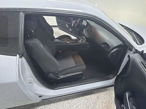Used 2020 Dodge Challenger SXT RWD image 27