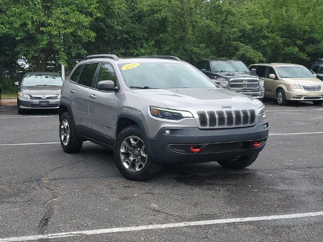 Used 2019 Jeep Cherokee Trailhawk AWD/4WD image 39