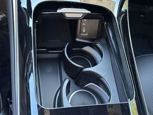 New 2027 Mercedes-Benz GLC 300 image 32