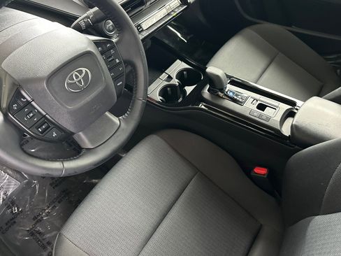 Used 2024 Toyota Prius LE image 10