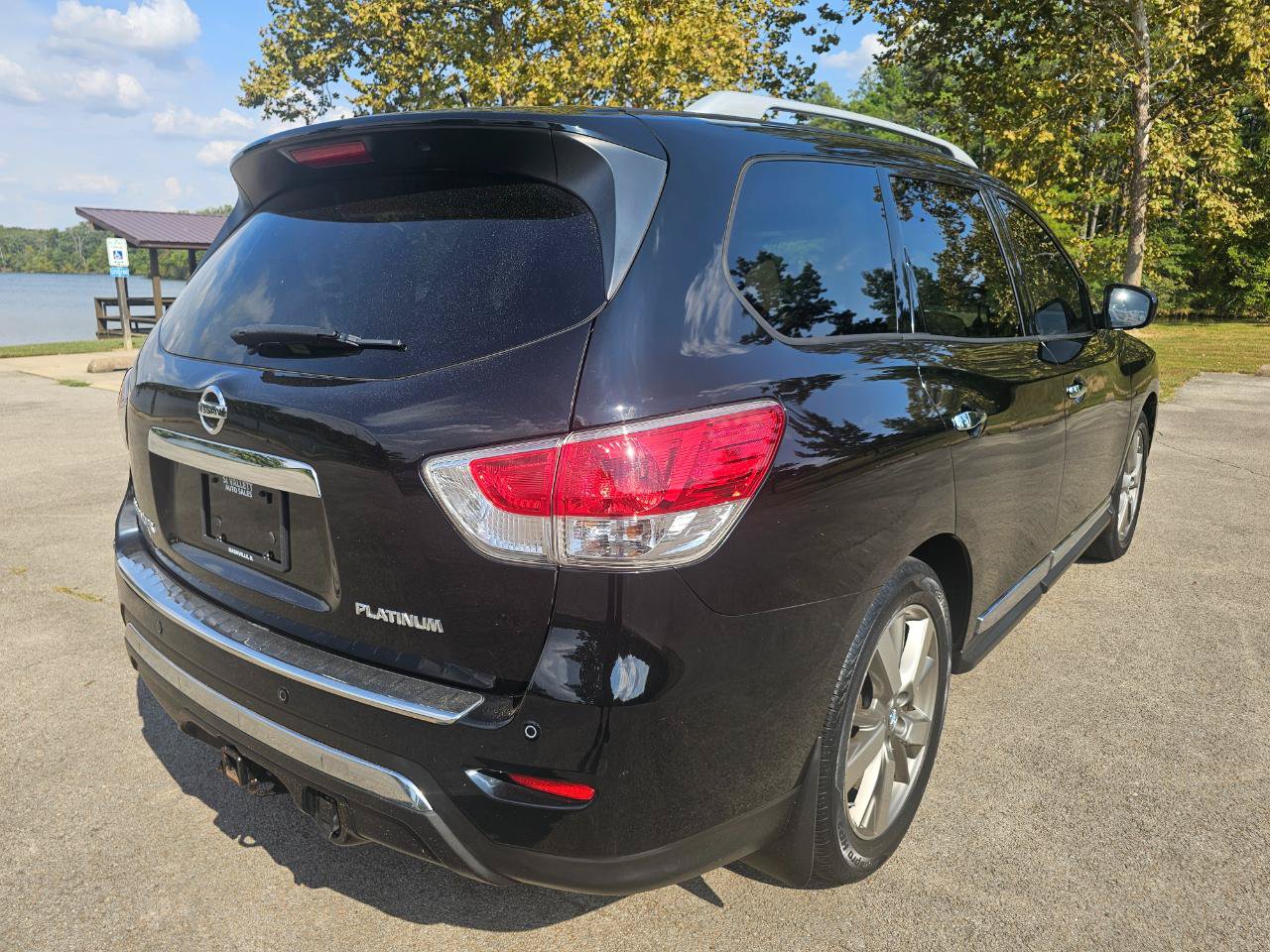 Used 2014 Nissan Pathfinder Platinum w/ Platinum Premium Package FWD image 5