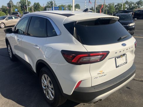 Used 2023 Ford Escape Active AWD/4WD image 5