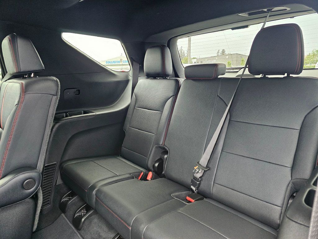 Used 2024 Chevrolet Traverse RS AWD/4WD image 22