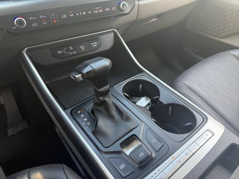 Used 2026 Kia Carnival FWD image 44