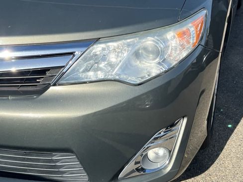 Used 2014 Toyota Camry XLE w/ Convenience Package FWD image 11
