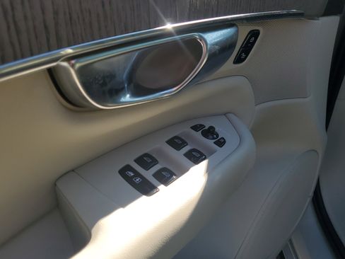 Used 2021 Volvo XC90 T6 Inscription w/ Advanced Package image 20