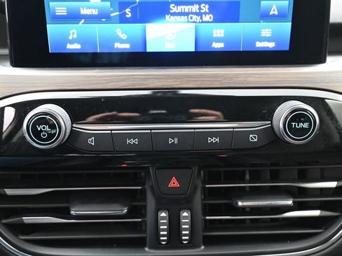 Used 2020 Ford Escape Titanium w/ Titanium Premium Package 2.0 image 23