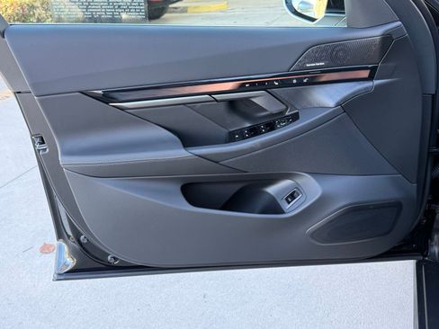 New 2026 BMW i5 eDrive40 image 13