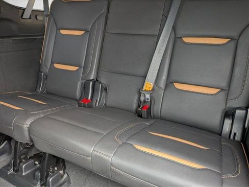 Used 2023 GMC Yukon XL AT4 image 19