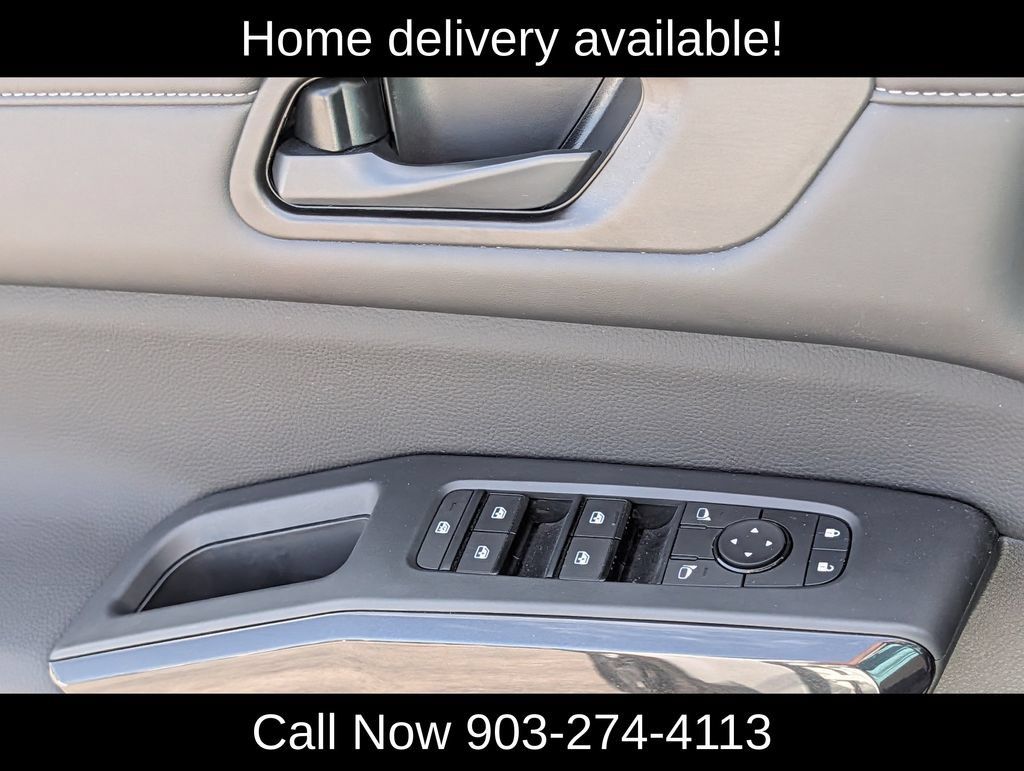 Used 2026 Nissan Pathfinder SV FWD image 26