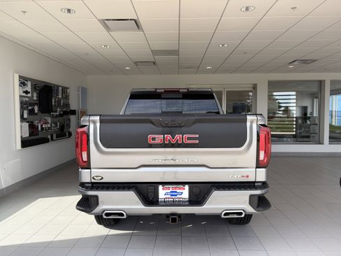 Used 2024 GMC Sierra 1500 AT4 w/ AT4 Carbonpro Edition AWD/4WD image 9