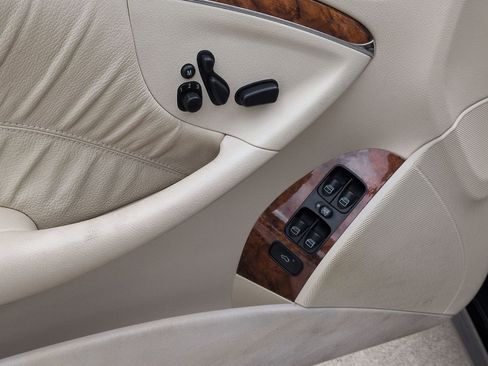 Used 2006 Mercedes-Benz CLK 500 Cabriolet image 8