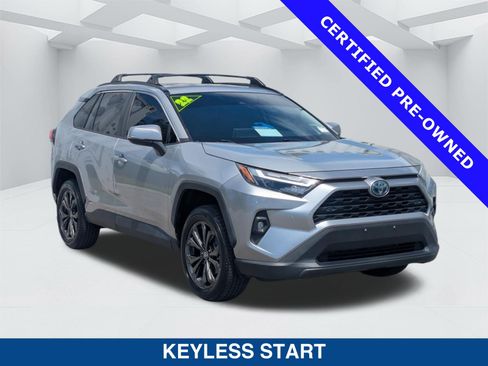 Used 2022 Toyota RAV4 XLE Premium AWD/4WD image 3