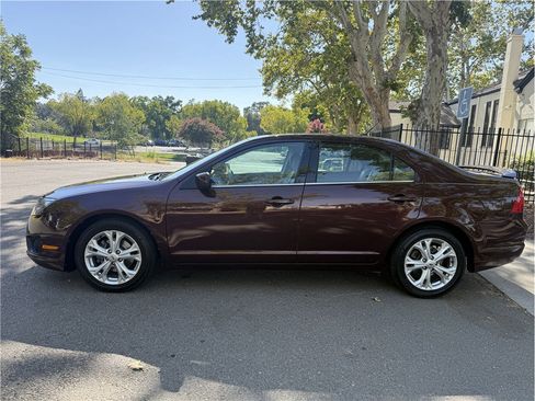 Used 2012 Ford Fusion SE FWD image 2