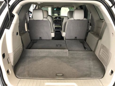 Used 2017 Buick Enclave Premium image 12
