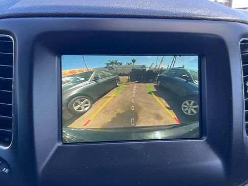 Used 2019 Jeep Compass Latitude image 10