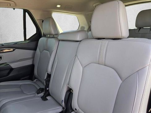 Used 2024 Honda Pilot Touring image 16