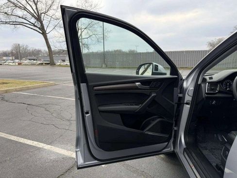 Certified 2025 Audi Q5 2.0T Premium Plus w/ Premium Plus Package AWD/4WD image 20