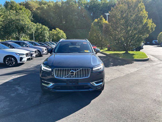 Used 2024 Volvo XC90 B6 Plus w/ Protection Package Premier AWD/4WD image 2