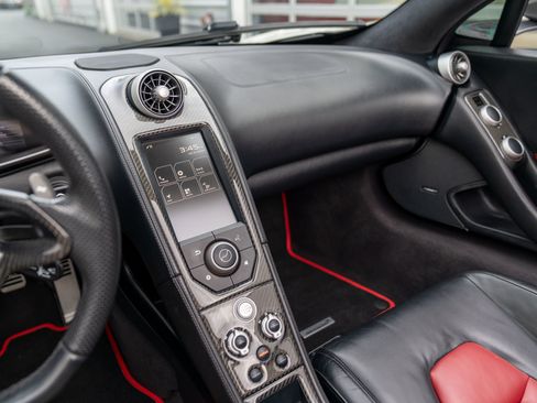 Used 2016 McLaren 650S Spider RWD image 32