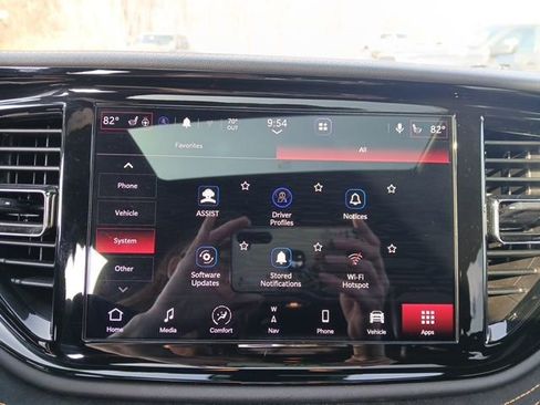 Certified 2022 Dodge Durango R/T w/ Hemi Orange Plus Package image 29