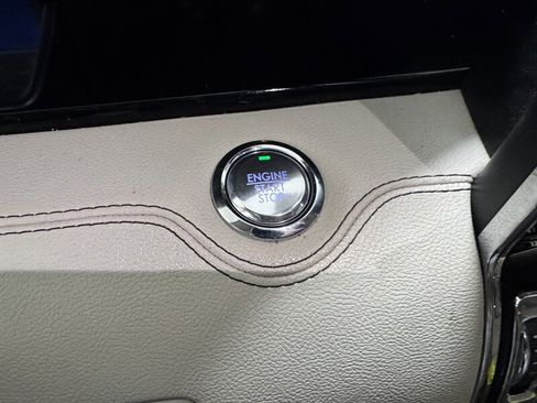 Used 2018 Lincoln Navigator Reserve w/ Technology Package image 18