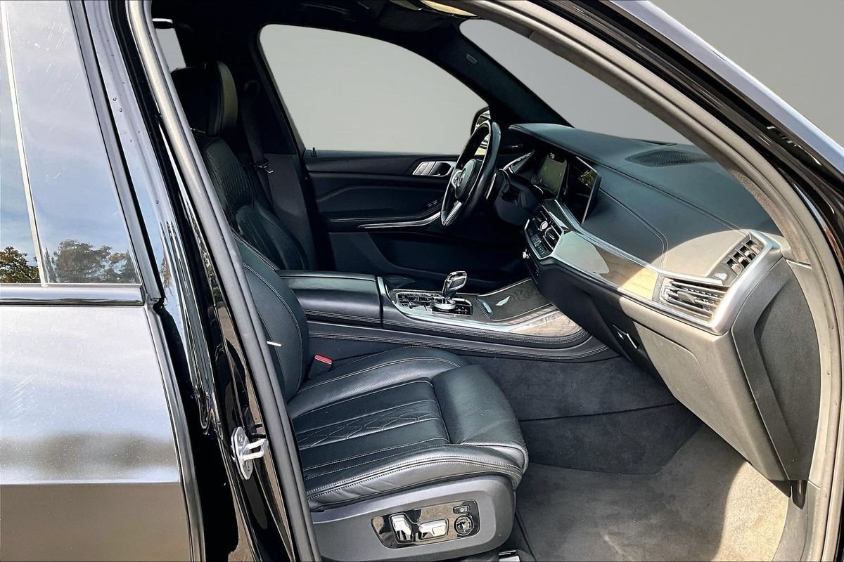 Used 2019 BMW X7 xDrive50i w/ M Sport Package AWD/4WD image 14