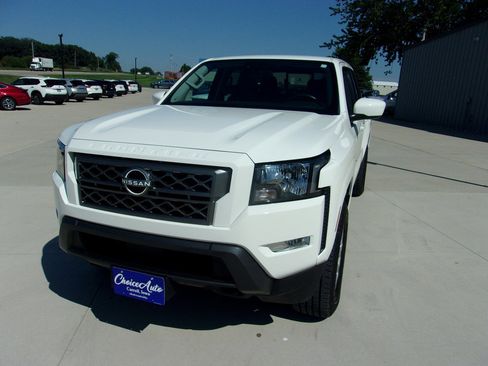 Used 2024 Nissan Frontier SV w/ SV Convenience Package image 7