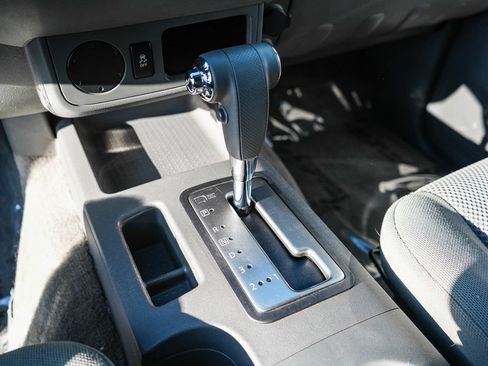 Used 2015 Nissan Frontier SV RWD image 18