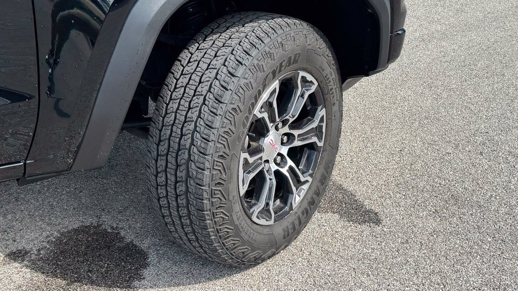 Used 2024 GMC Canyon AT4 w/ Canyon Safety Plus Package AWD/4WD image 6