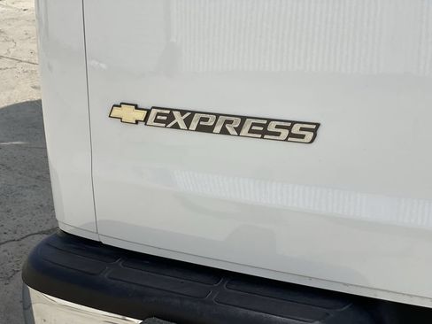 Used 2024 Chevrolet Express 2500 w/ Driver Convenience Package RWD image 27