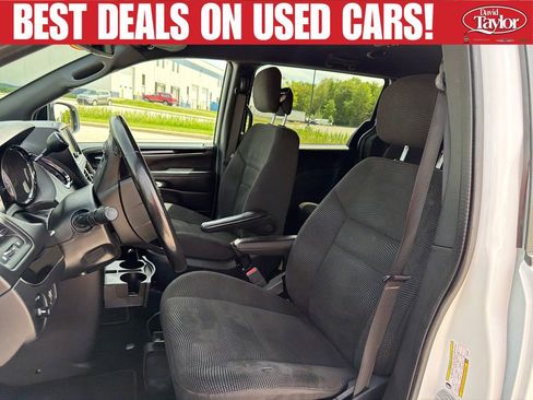 Used 2020 Dodge Grand Caravan SE FWD image 10
