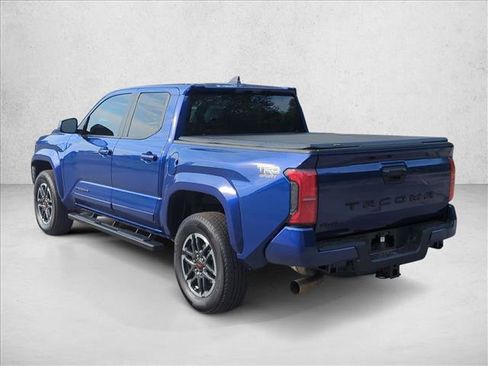 Used 2025 Toyota Tacoma TRD Sport AWD/4WD image 5