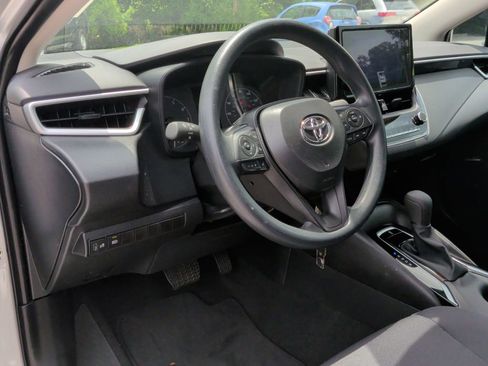 Used 2025 Toyota Corolla LE FWD image 12