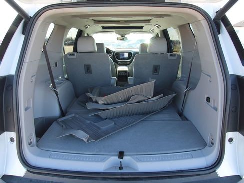 Used 2023 GMC Acadia SLT w/ Preferred Package image 15