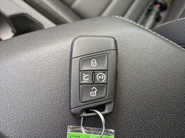 Used 2024 Volkswagen Jetta SE FWD image 31