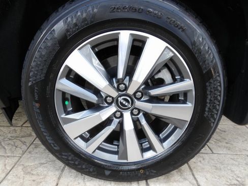 Certified 2023 Nissan Pathfinder SL w/ Black Appearance Package image 16