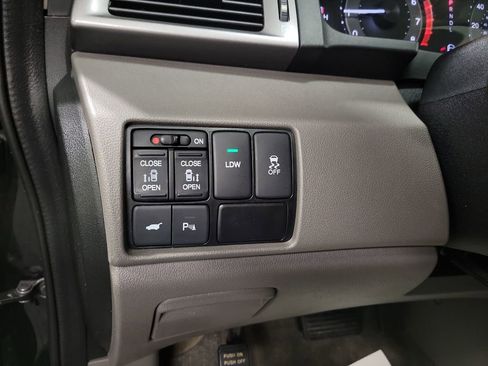 Used 2015 Honda Odyssey Touring image 19