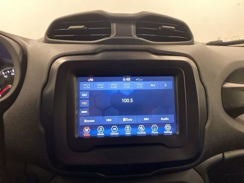 Used 2018 Jeep Renegade Altitude image 14