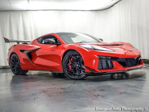 Used 2026 Chevrolet Corvette ZR1 w/ ZR1 Carbon Fiber Aero Package RWD image 2