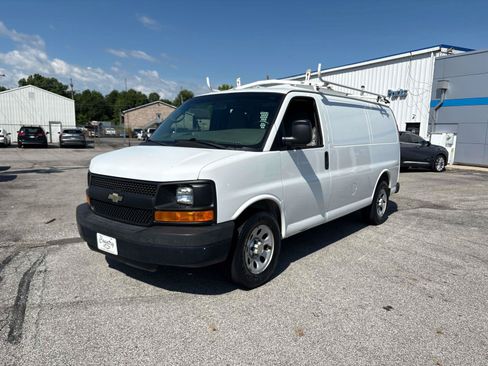 Used 2014 Chevrolet Express 1500 RWD image 1
